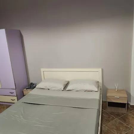 Cozy In Apartment *