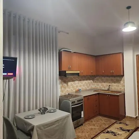 Cozy In Apartment *